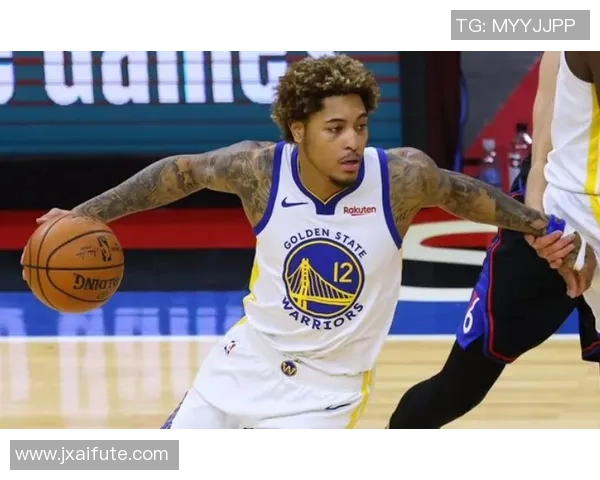 勇士与湖人对决乌布雷表现如何能否助力球队胜利