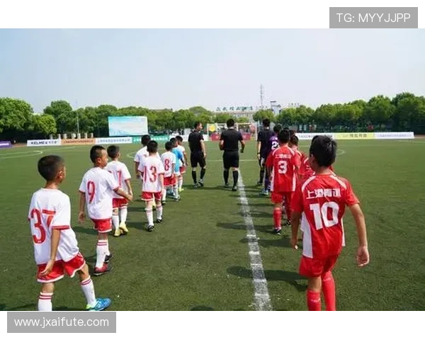 广州网球队成长之路：从青涩少年到网球精英的奋斗历程